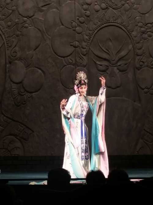 The only good photo out of the rest Chinese opera actress
