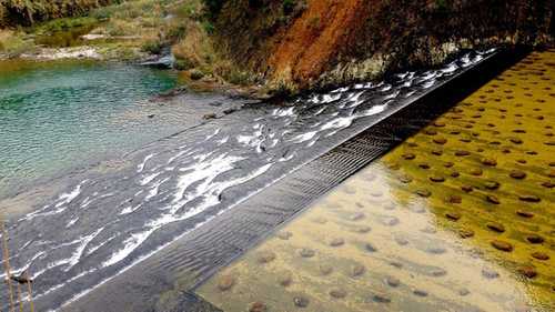 This was taken at a midway stop between Guilin and Longji Rice Terrace lake architecture